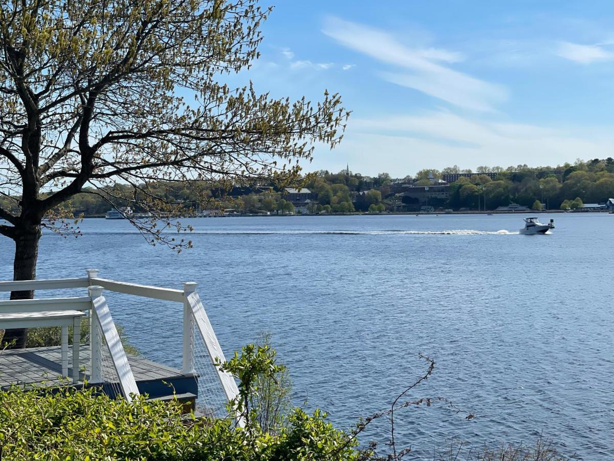 Waterfront Home With A View กรอตัน ภายนอก รูปภาพ