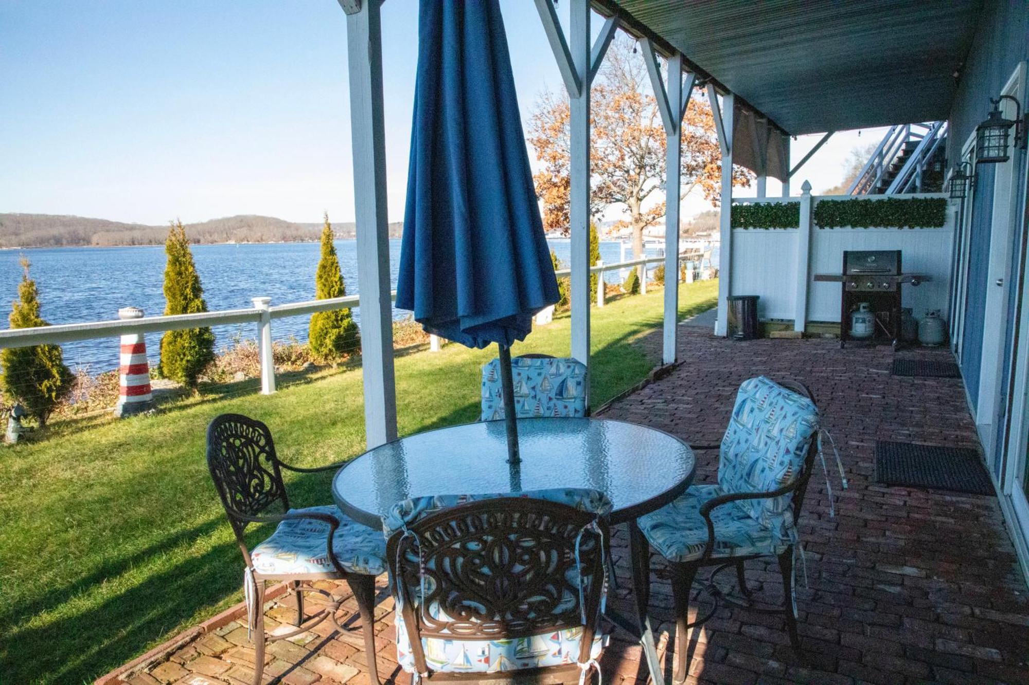 Waterfront Home With A View กรอตัน ภายนอก รูปภาพ