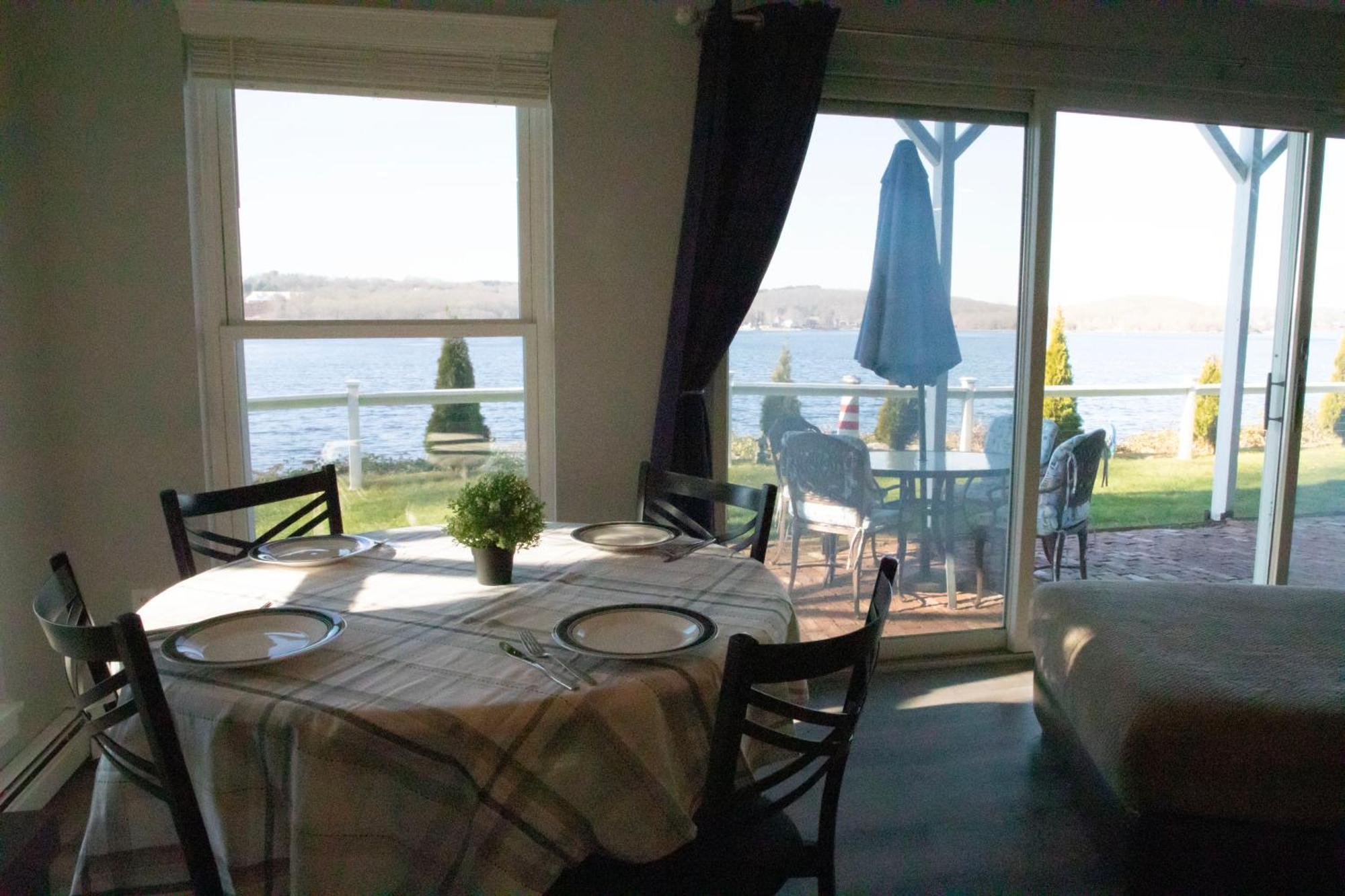 Waterfront Home With A View กรอตัน ภายนอก รูปภาพ
