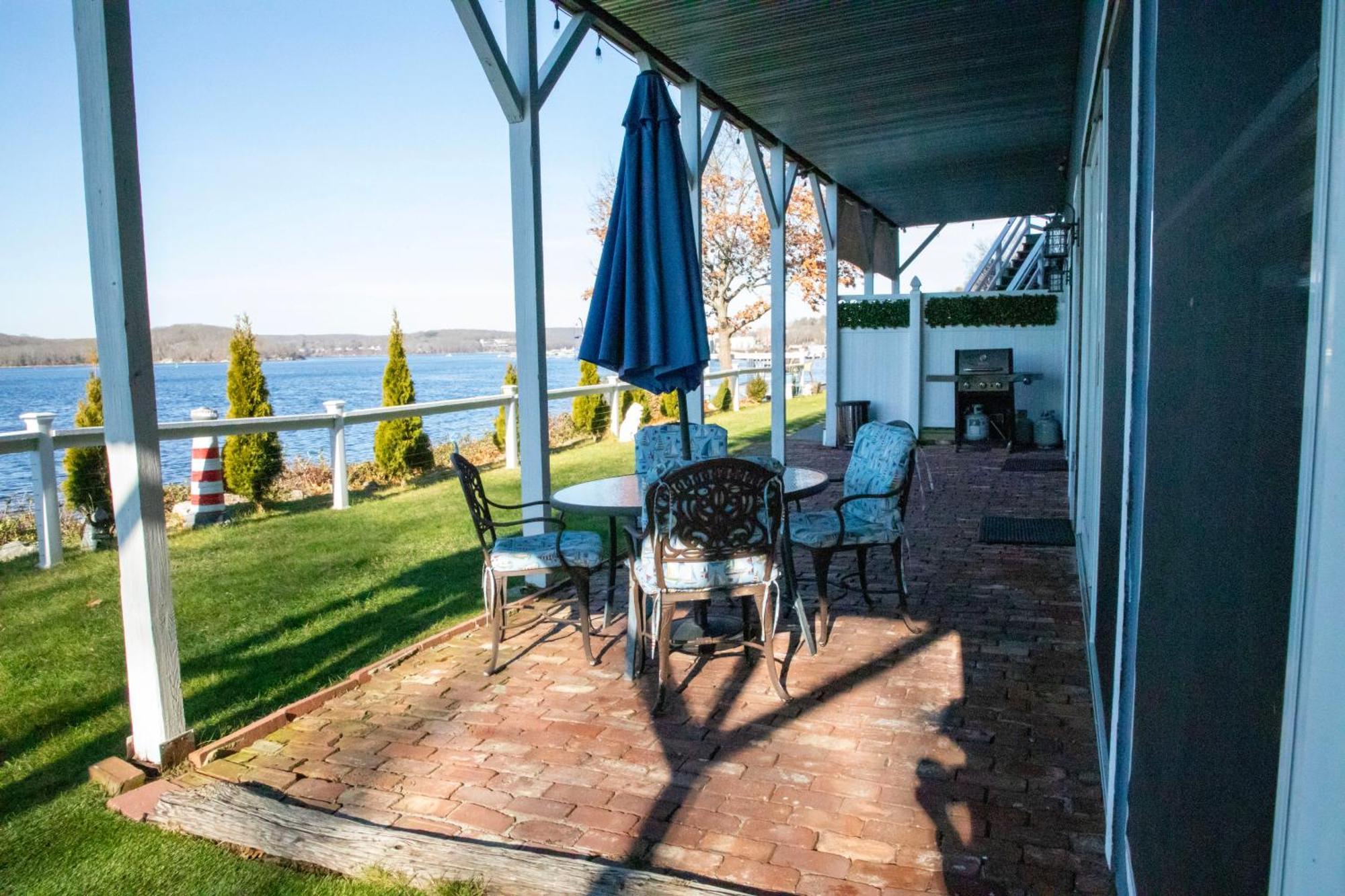 Waterfront Home With A View กรอตัน ภายนอก รูปภาพ